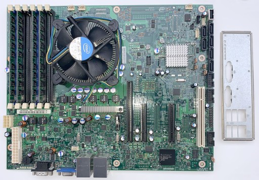 Zest. Intel SERVER BOARD S3420GP+Xeon 3430+8GB RAM