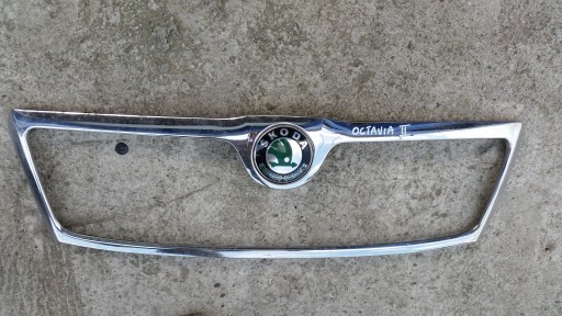 Skoda Octavia II - grill zderzaka chrom