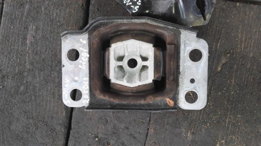 7G91-7M121-BA - FORD S MAX 2016 R 2.0 TDCI ПОДУШКА КОРОБКИ ПЕРЕДАЧ