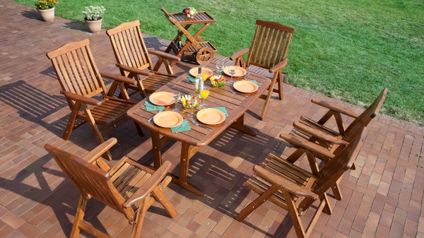 Rustikálny záhradný nábytok