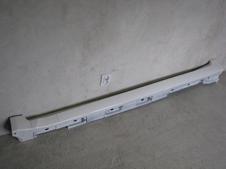 TOYOTA AVENSIS III T27 08-15 SILL LEFT FACING, PANEL LH photo 1 - milautoparts-fr.ukrlive.com