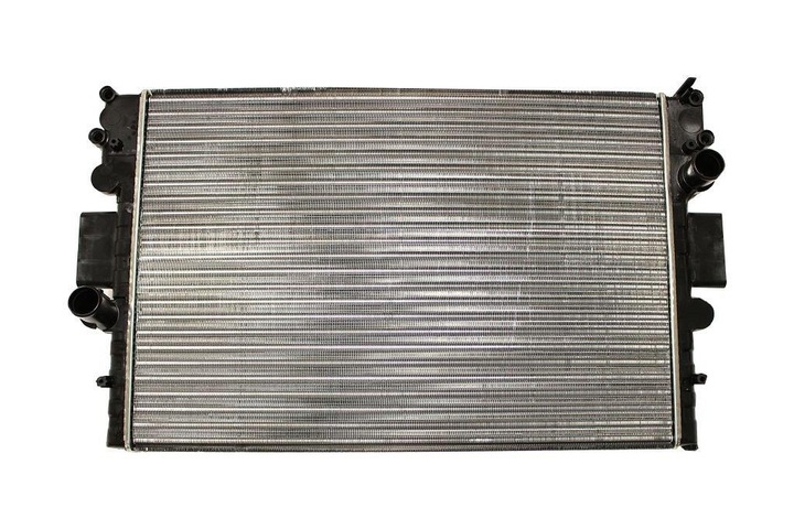 RADIATOR WATER IVECO DAILY 02-07 504045487 photo 1 - milautoparts-fr.ukrlive.com