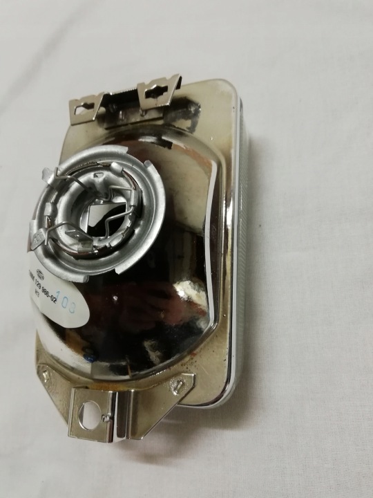PHARES ANTIBROUILLARD DROIT PHARE PROJECTEUR VOLKSWAGEN PASSAT B2
