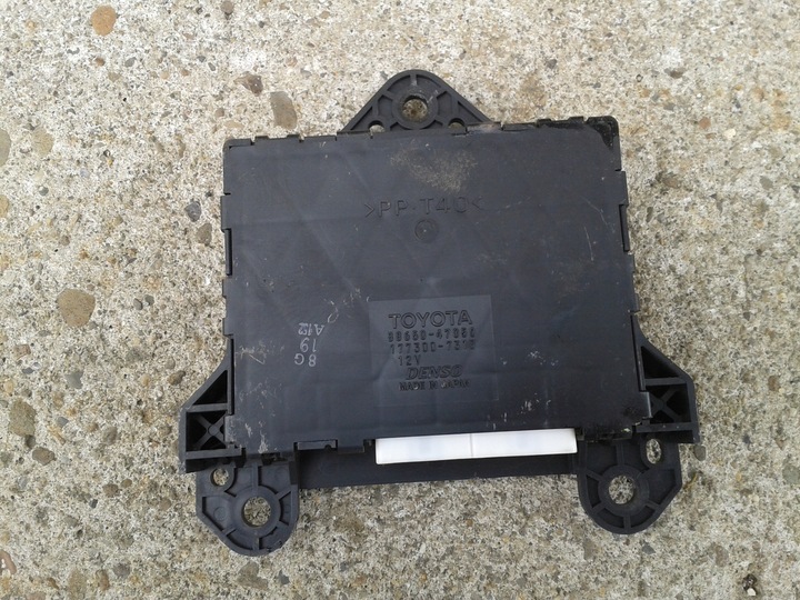 MODULE CONTROL UNIT TOYOTA PRIUS II 1.5 B 8865047050 photo 1 - milautoparts-fr.ukrlive.com