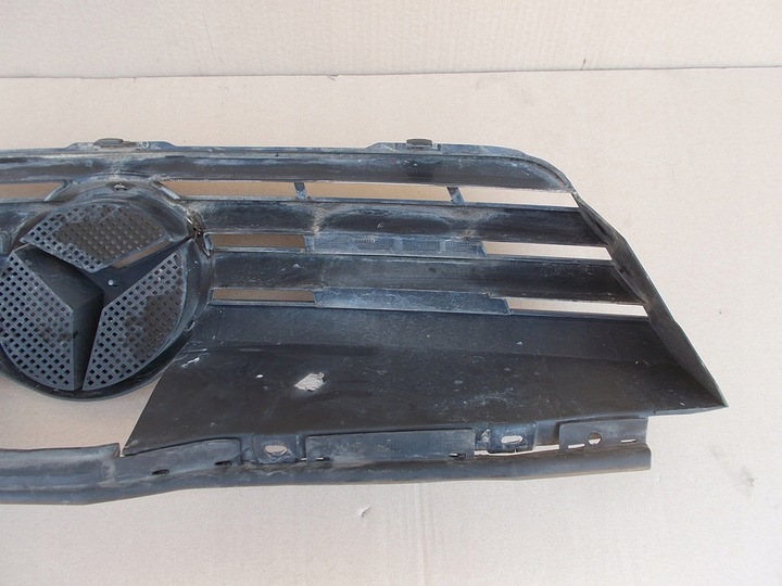 CALANDRE DU RADIATEUR GRILLE GRILLE DE RADIATEUR MERCEDES VANEO W414 photo 5 - milautoparts-fr.ukrlive.com