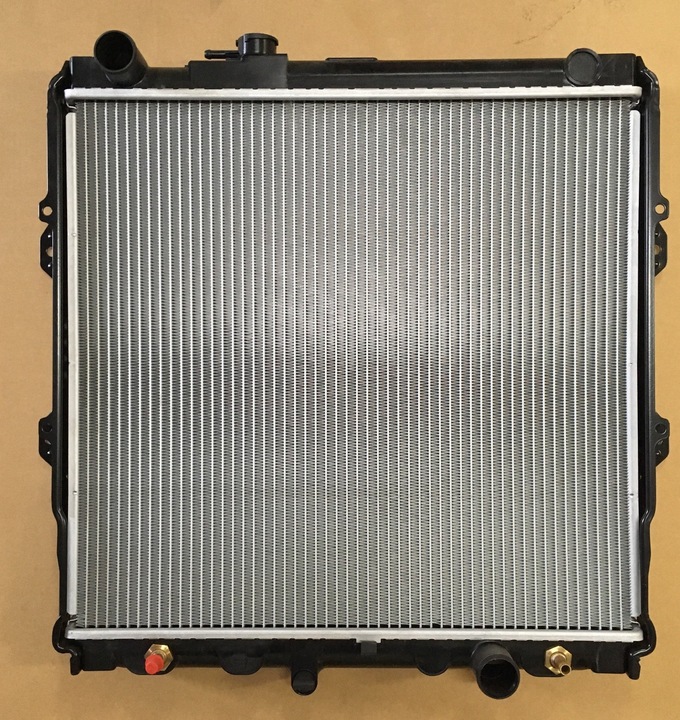 HI-LUX TOYOTA RADIATOR WATER 1640030090 HILUX NEW CONDITION photo 1 - milautoparts-fr.ukrlive.com