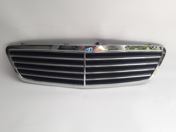 GRILLE CALANDRE DU RADIATEUR MERCEDES C CLASSE W203 00-04 photo 1 - milautoparts-fr.ukrlive.com