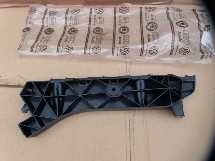 FASTENING BUMPER REAR LEFT SEAT IBIZA IV UNIVERSAL 6J8 photo 2 - milautoparts-fr.ukrlive.com