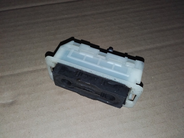 NEW CONDITION BUMP STOP RUBBER RADIATOR UPPER TOYOTA PROACE photo 1 - milautoparts-fr.ukrlive.com