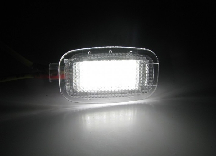 LED AMPOULES D'INTERIEUR MERCEDES VIANO W639 2004- photo 5 - milautoparts-fr.ukrlive.com