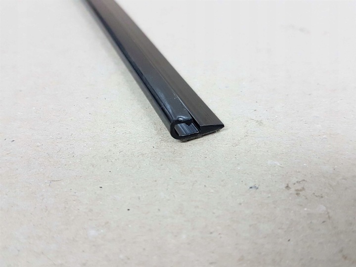 фото №3, Rav4 01-05 планка тримач прокладка скло перед