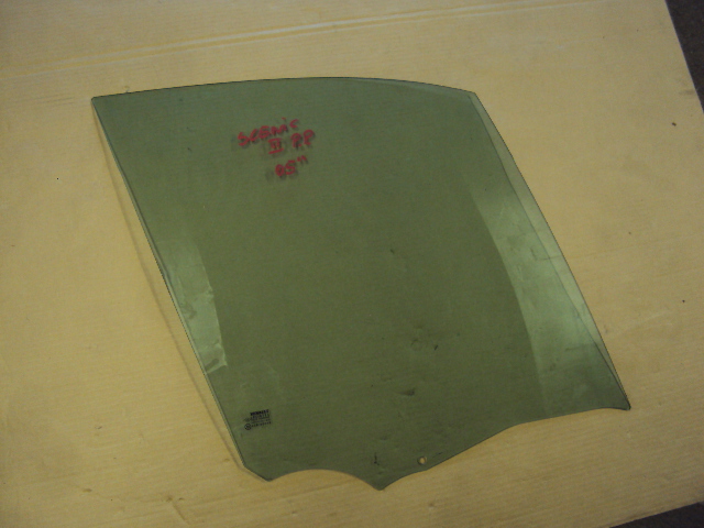 фото №1, Стекло правая передняя renault scenic ii 2005 год