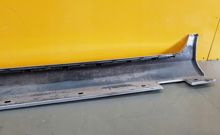 фото №14, Mercedes cls w218 63 amg 218 sedan накладка пороговая планка порог правая 792