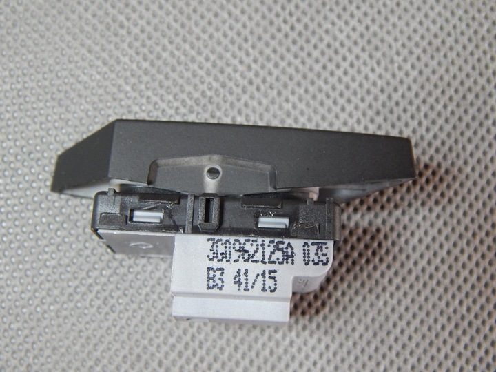 фото №2, Vw passat b8 кнопка замка центрального 3g0962125a