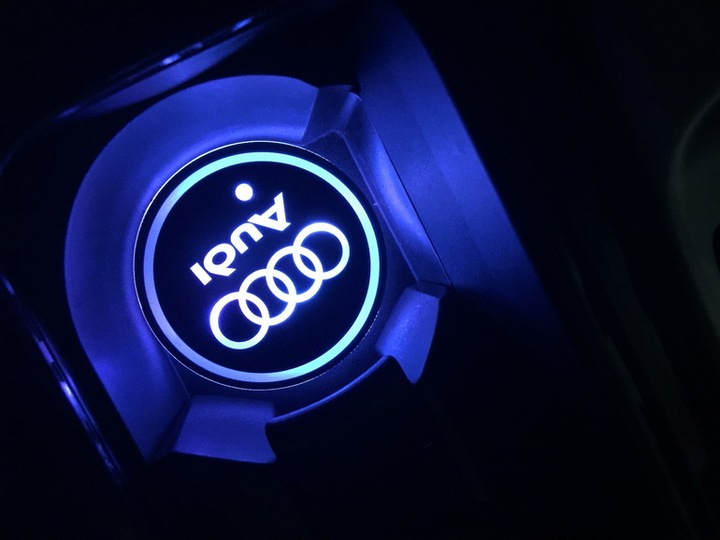Подсветка логотипа купить. Светодиодный логотип Вольво. Логотип с подсветкой. Подсветка эмблемы Audi. Световые эмблемы на Вольво.