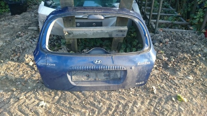 heckklappe kofferraumdeckel hinten Kofferraum Emblem motorhaube logo napisy Hyundai Lantra Kombi OE