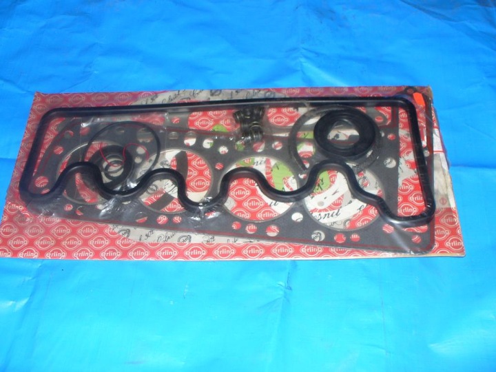 KOMPLET USZCZELEK of the engine MERCEDES W123 115 2,4D