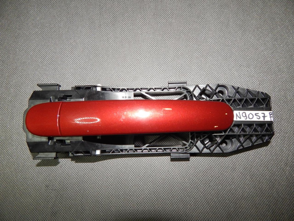 Купить Vw tiguan 5n2 ручка правый задняя la3t