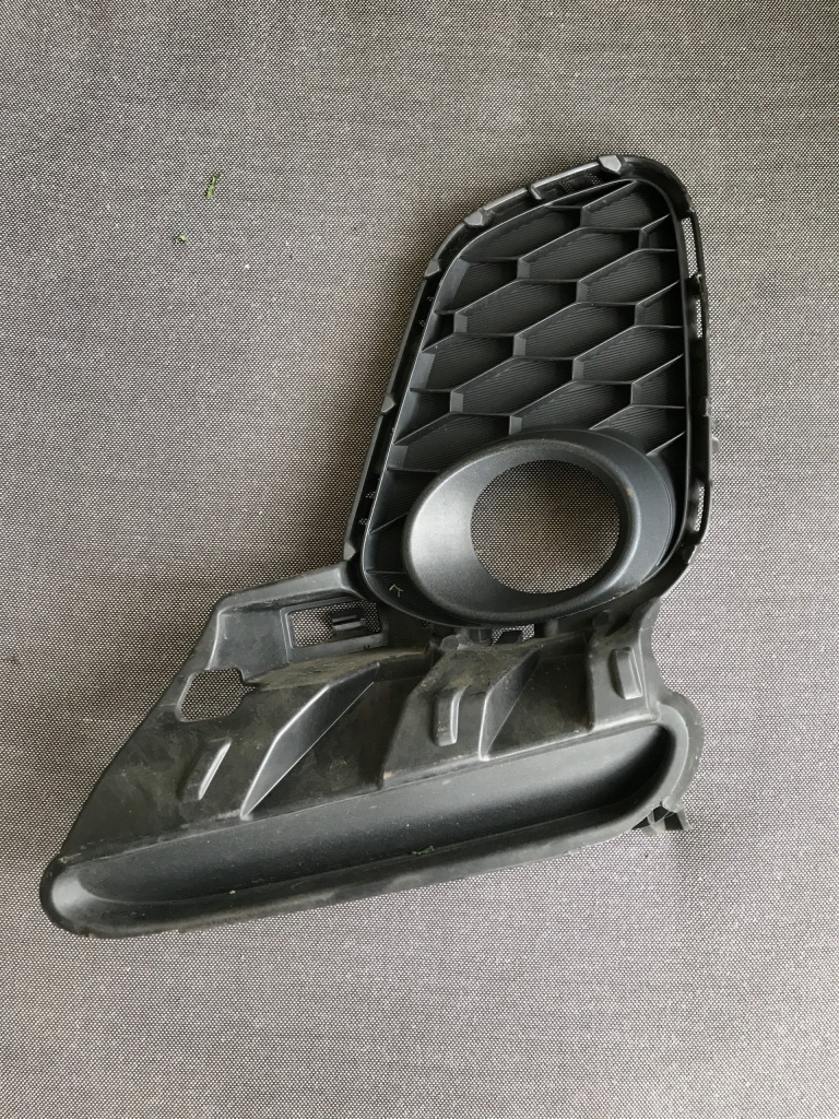 Купити Mazda 3 lift решітка w бампер заглушка ліва oryg.