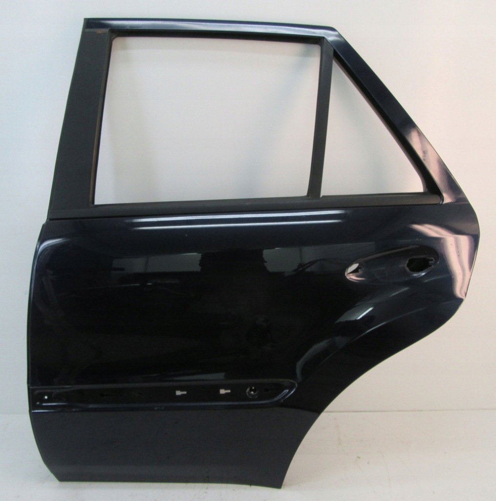 Купити Двері ліва задні лівий задній mercedes ml w164 359