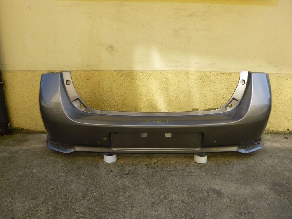 Toyota auris 2 hb рестайлінг  15- бампер задній задній Зі Шроту