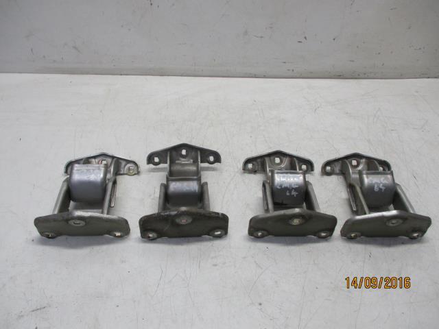 фото №1, Петля петлі двері задня задніх trafic vivaro 04r