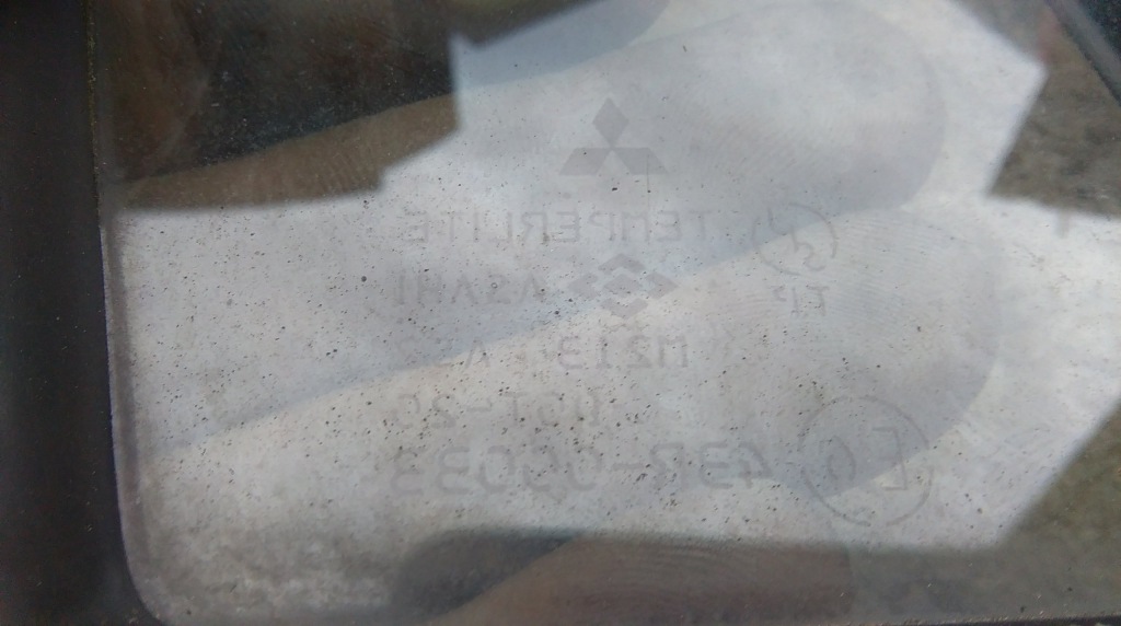 Mitsubishi space runner 99-02 стекло правый  передняя Цена