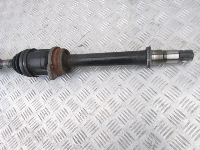 фото №4, Приводной вал правая toyota corolla verso 2.2 d4d 136km 04r