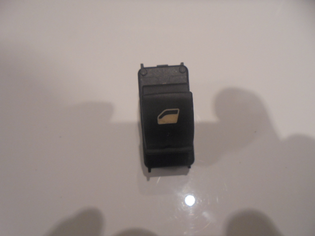 фото №1, Peugeot 5008 переключатель окон 96662297xt