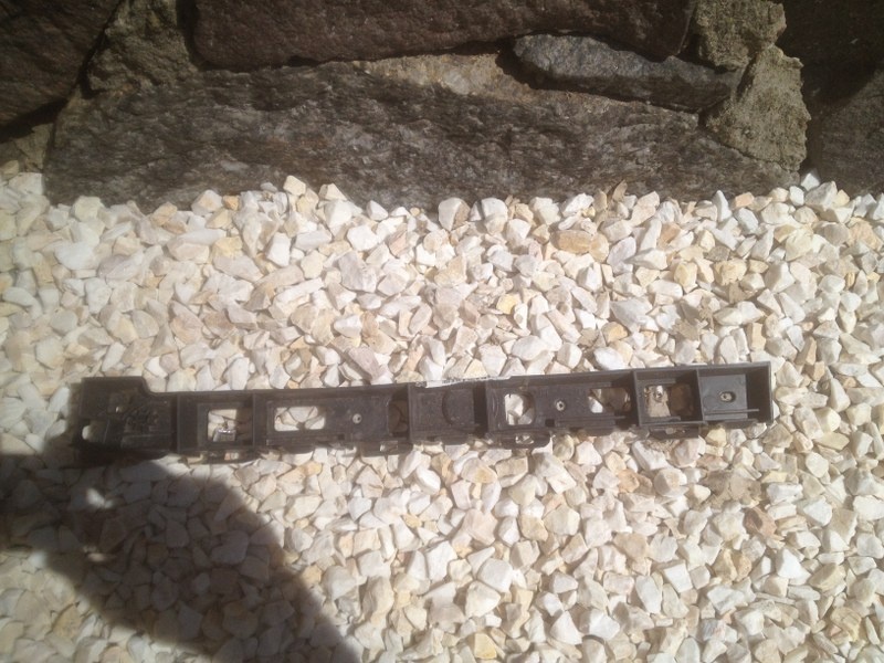 Opel insignia направляющая крепления бампера задняя kombi Доставка