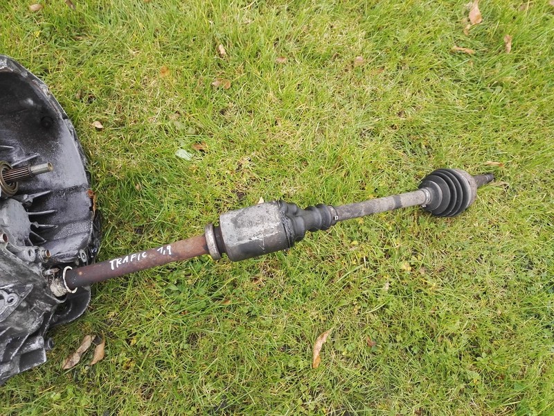 Купити Привідний вал ліва короткий trafic vivaro primastar 1.9 dci