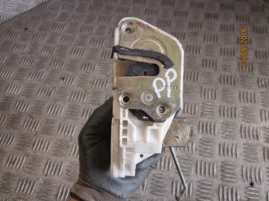 Замок правый перед mitsubishi galant viii 96-98r в Украине