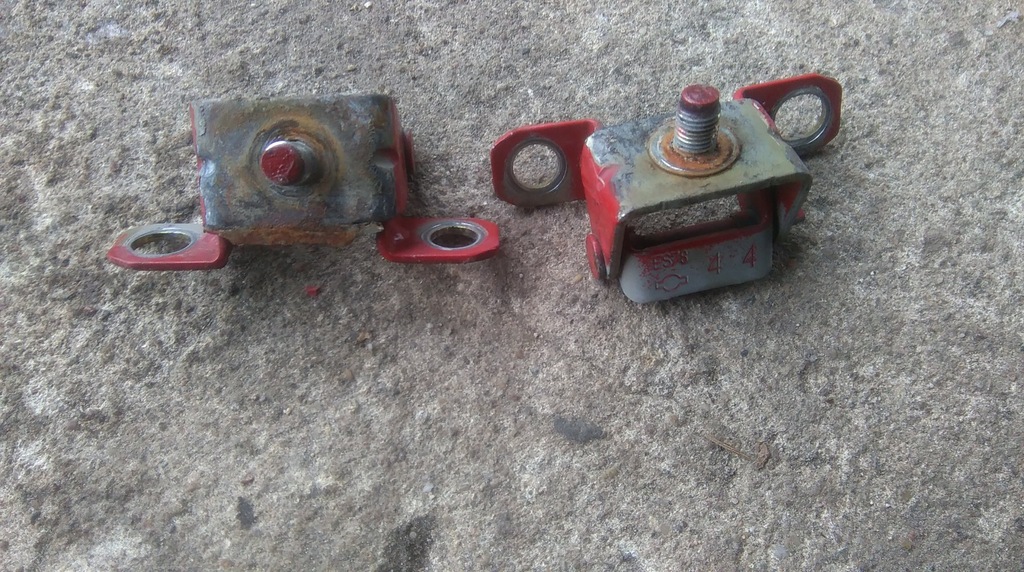 фото №1, Nissan micra k12 петли крышки багажника