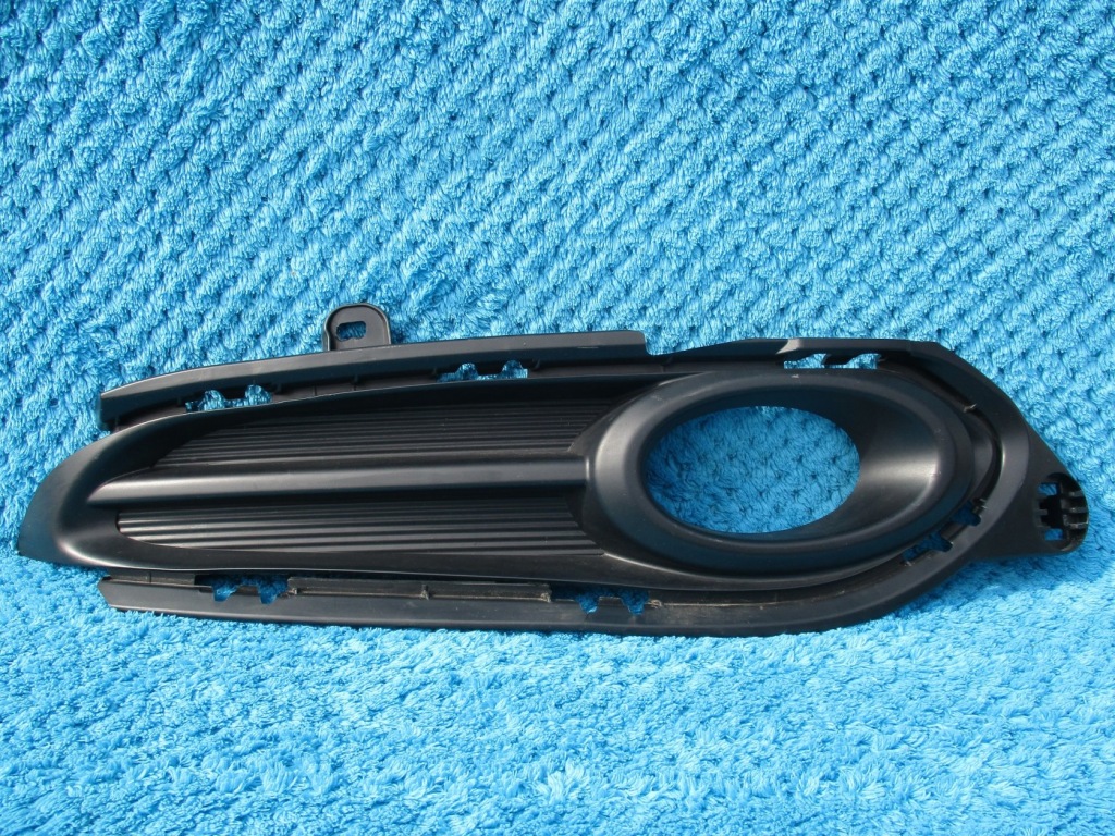 Купить Honda hrv 2015- решётка решётка радиатора противотуманной фары правая