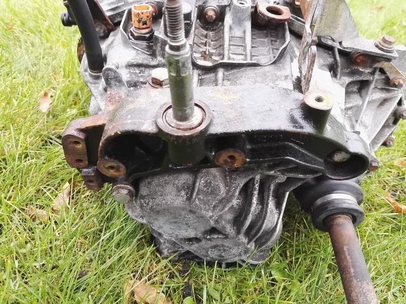 Привідний вал права довга trafic vivaro primastar 1.9 dci Доставка