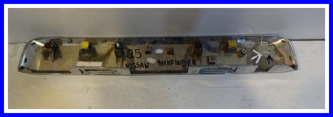 Накладка освещение номерного знака nissan pathfinder в Украине