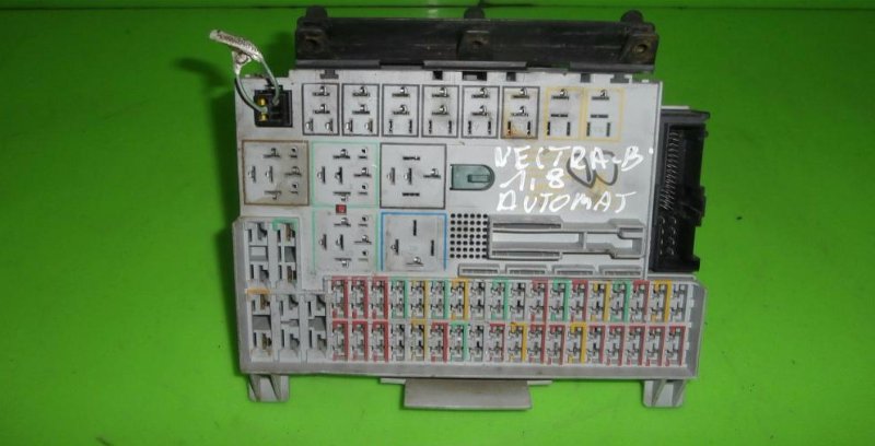 фото №1, Коробка запобіжників opel vectra b автоматична коробка передач 95-99