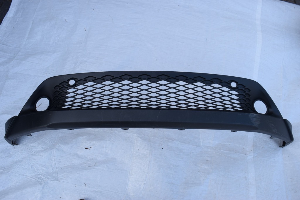 Купить Toyota chr решётка  решётка низ  бампера перед