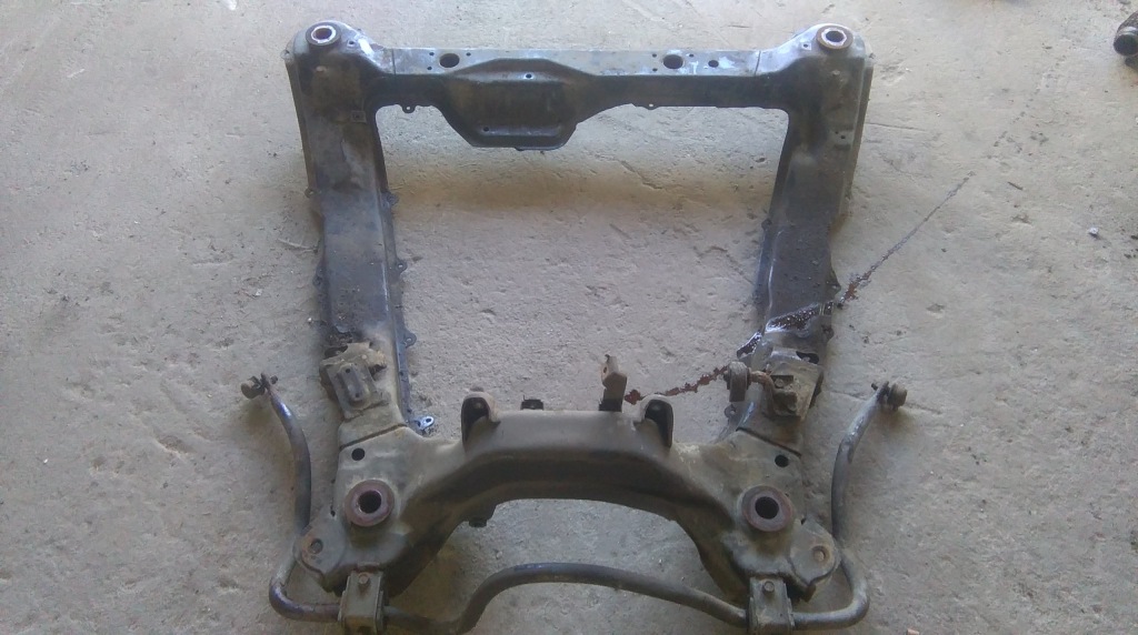 Купити Mitsubishi space runner підрамник підрамник