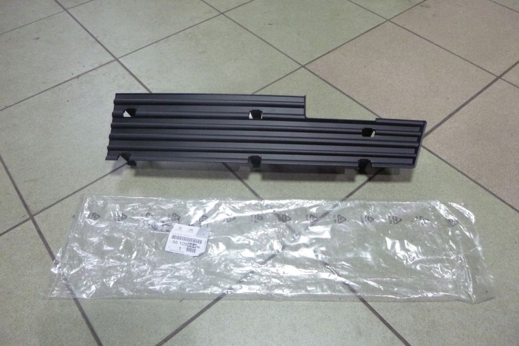 фото №10, Partner iii berlingo 3 решітка бампера перед