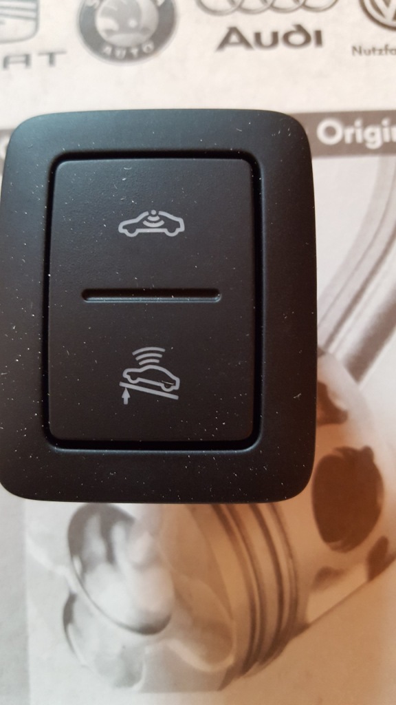 фото №1, Vw кнопка защита przed odholowaniem оригинальный номер