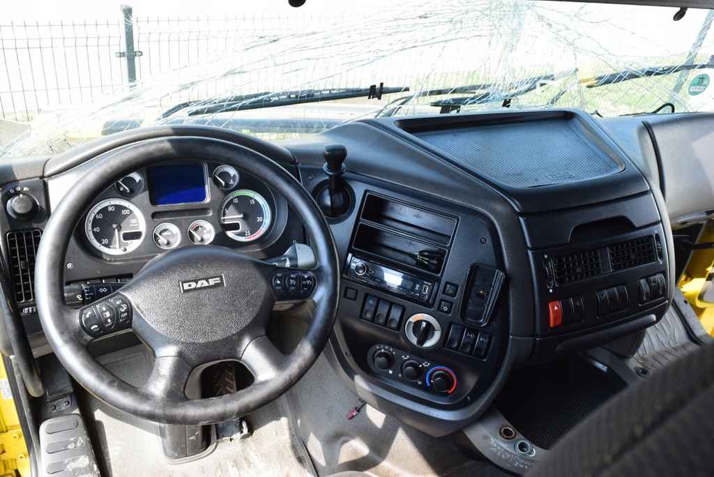 фото №5, Комплектна консоль панель приладів приладова daf xf 105