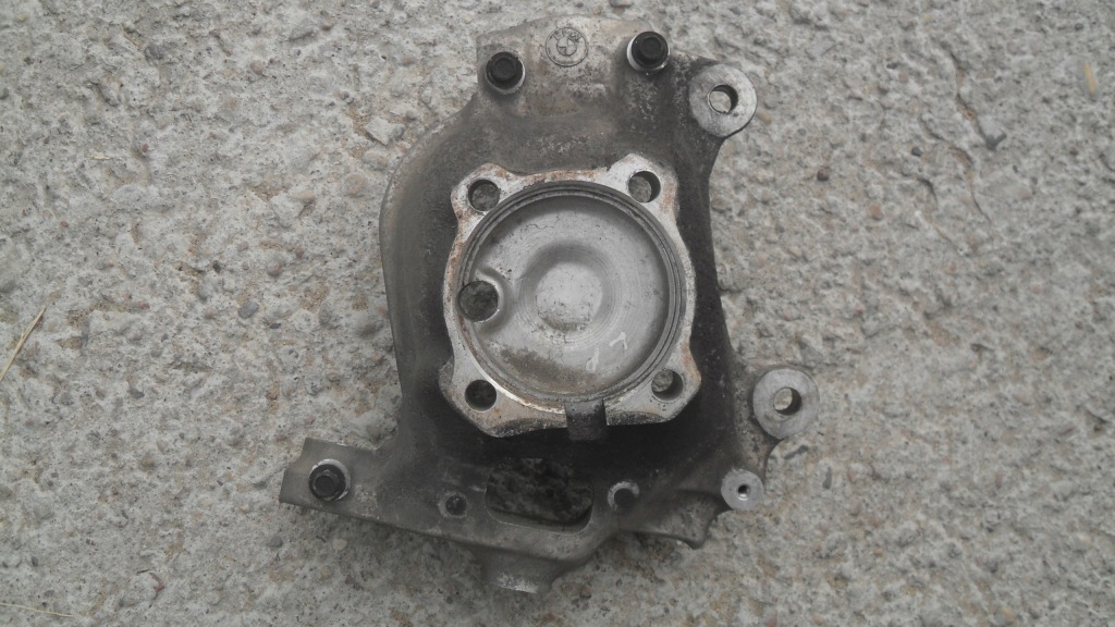 фото №1, Bmw e60 поворотный кулак перед левая