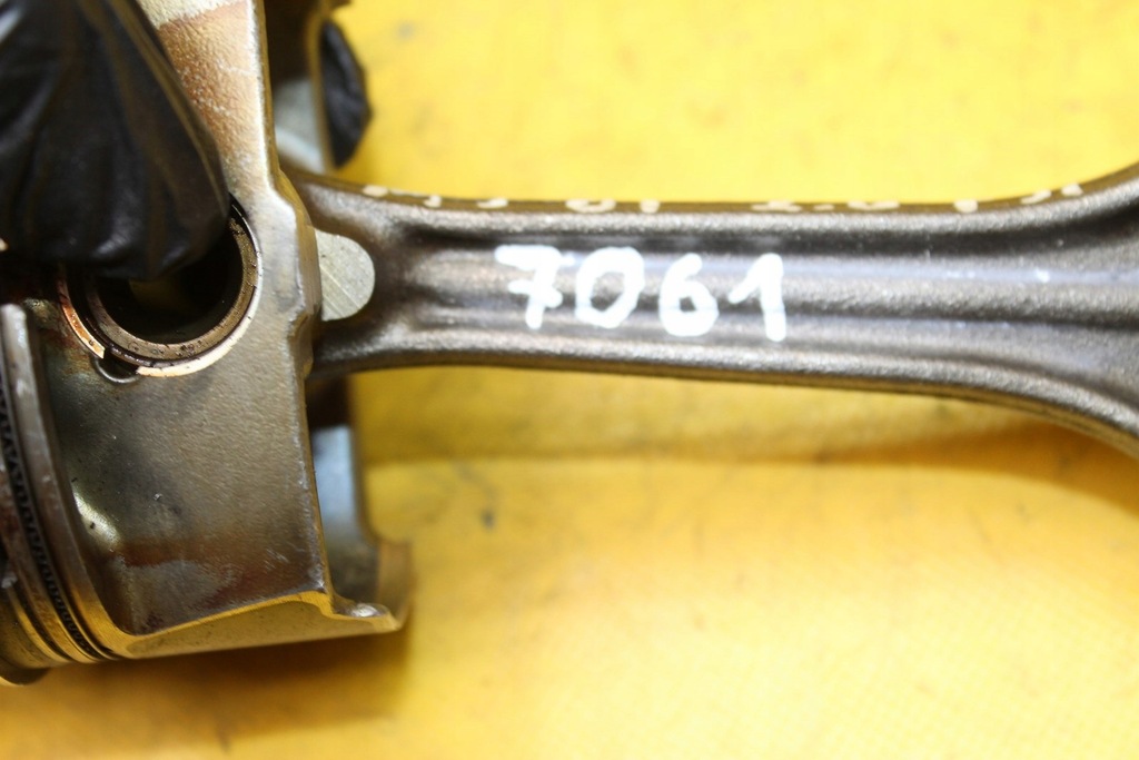 фото №8, Поршень поршни шатун 06bh a3 8p 2.0 fsi blx 8240