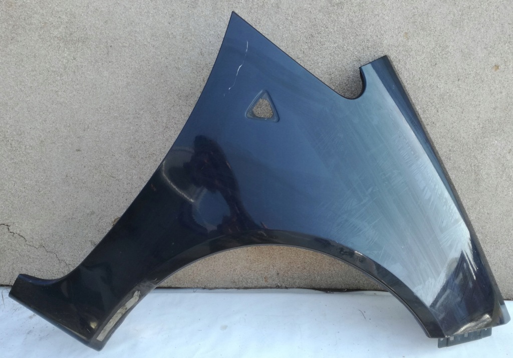 Купити Крила передній праві mitsubishi colt 2004- 5d