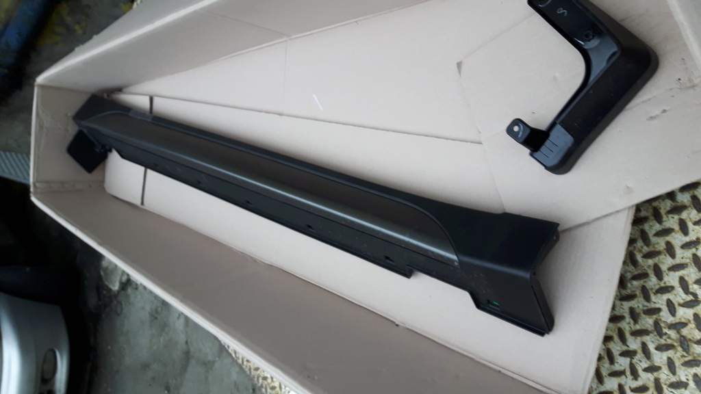 фото №1, Молдинг поріг hyundai tucson 87754-d7100 бризковик