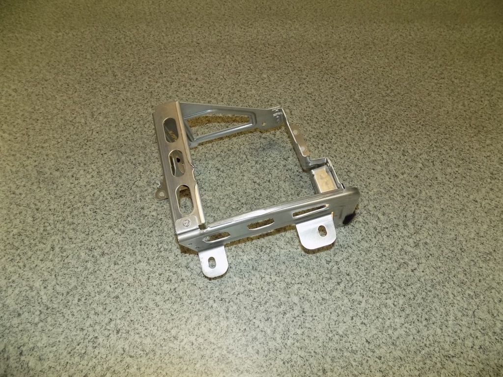 фото №1, Mercedes 15r sl r231 231 кронштейн предохранителей