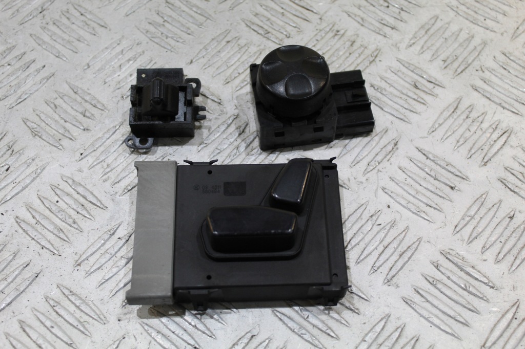 фото №1, Регулировка сиденье lewego lancia thema 2013