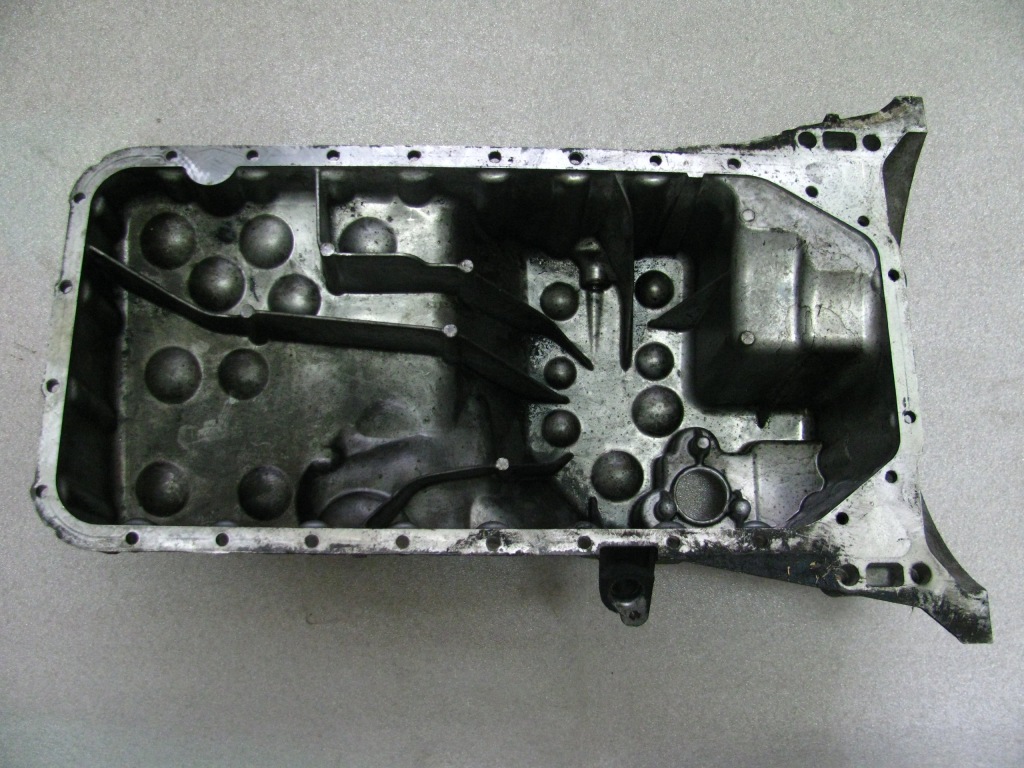 Mercedes поддон масляная 2.2 cdi 6110140602 в Украине