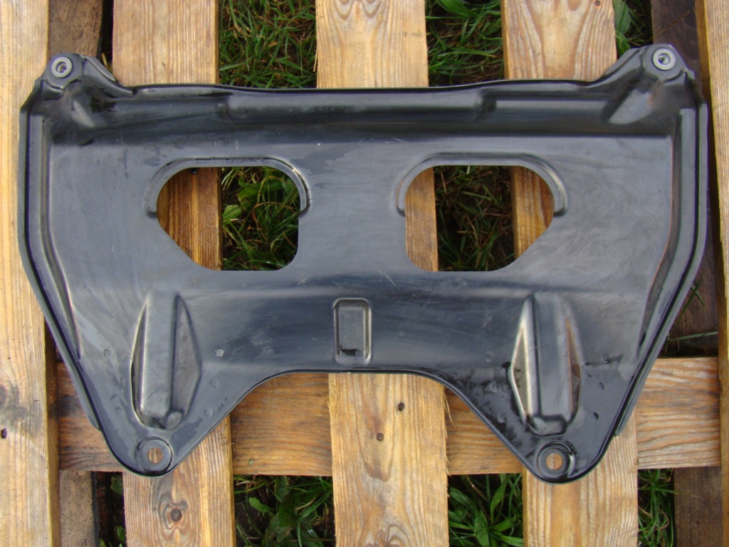 Купить Mercedes w218 cls накладка нижняя под двигатель